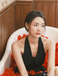 《港版经典三级杨贵妃》