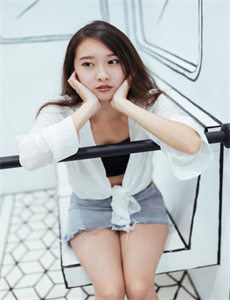 《美女脱全身衣服免费网站》